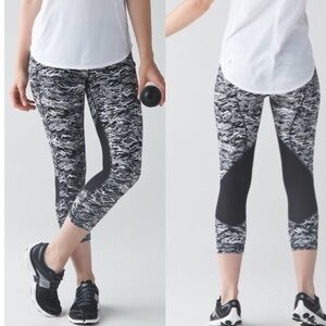 Lululemon Pace Rival Crop Nami Wave White Black 4